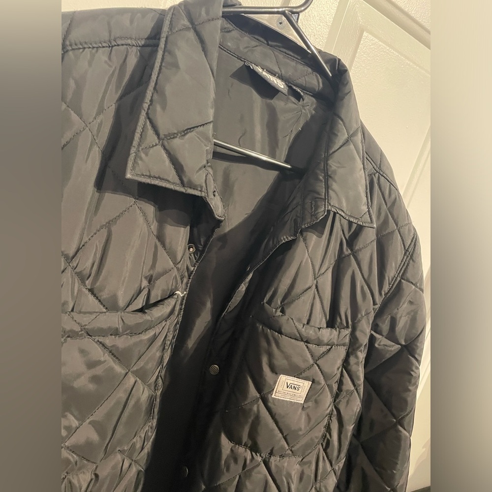 Vans men’s quilted black lightweight coat size XL pocketed small hole see notes - Picture 8 of 8